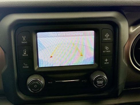 Used 2020 Jeep Wrangler Sport image 13