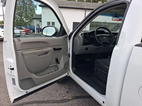 Used 2013 Chevrolet Silverado 1500 W/T AWD/4WD image 32