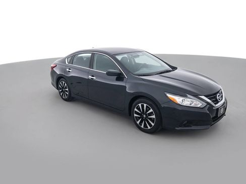 Used 2018 Nissan Altima 2.5 SV image 3