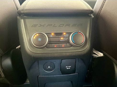 Used 2025 Ford Explorer Platinum w/ LUX Leather Package image 25