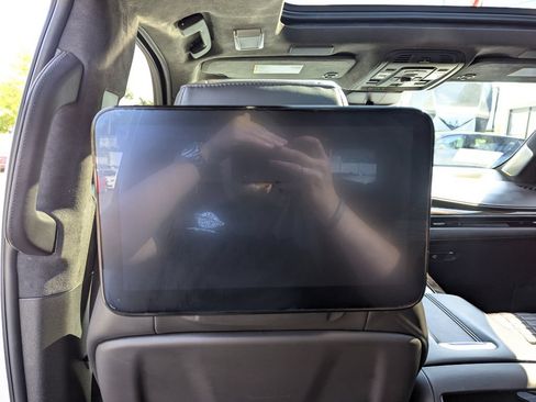Used 2022 Cadillac Escalade ESV Sport Platinum AWD/4WD image 49