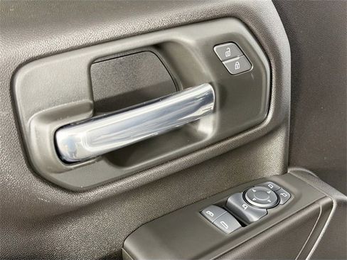 Used 2025 GMC Sierra 2500 SLE image 16