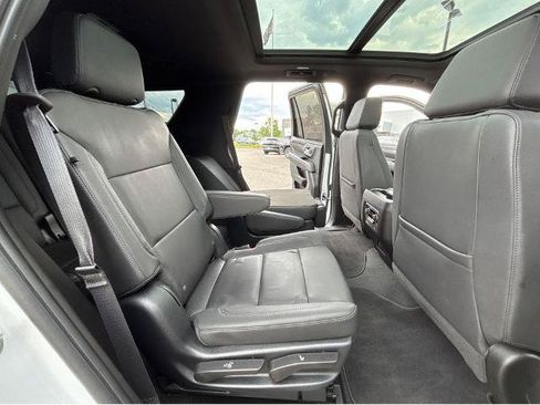 Used 2023 Chevrolet Tahoe Z71 w/ Luxury Package AWD/4WD image 7