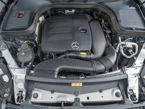 Used 2021 Mercedes-Benz GLC 300 4MATIC image 19