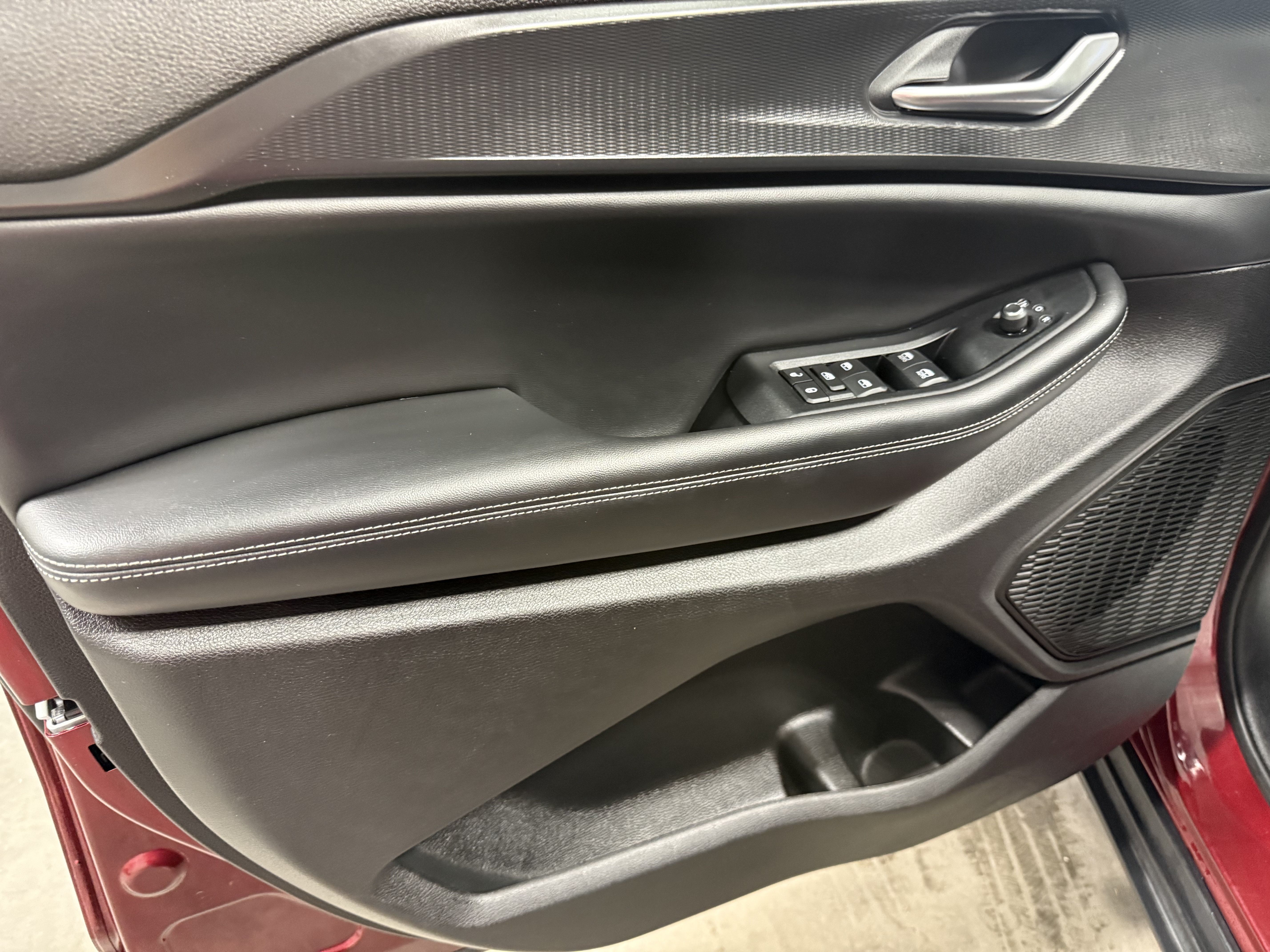 Used 2024 Jeep Grand Cherokee L Laredo w/ Luxury Tech Group I AWD/4WD image 19