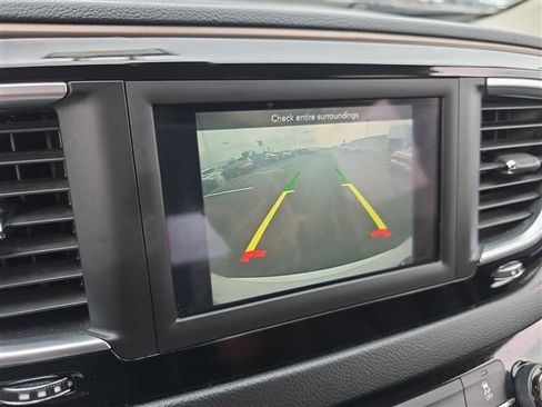 Used 2021 Chrysler Voyager Lxi image 21