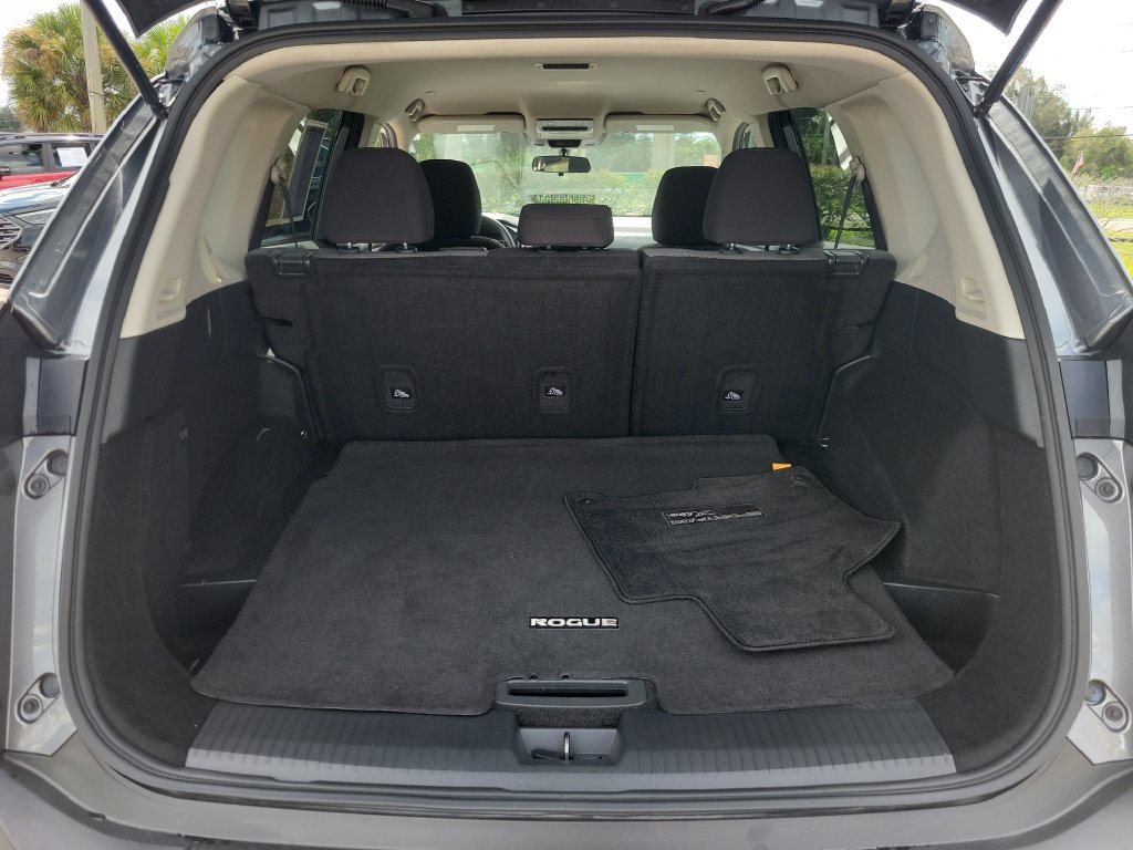 Certified 2023 Nissan Rogue SV FWD image 8