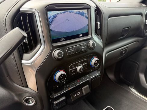 Used 2021 Chevrolet Silverado 1500 LT w/ Z71 Off-Road Package AWD/4WD image 17