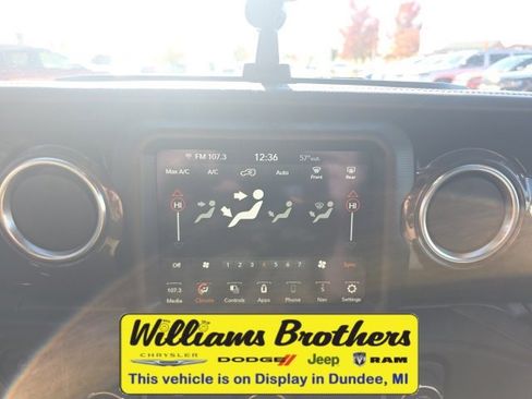 Used 2022 Jeep Wrangler Unlimited Sahara image 20