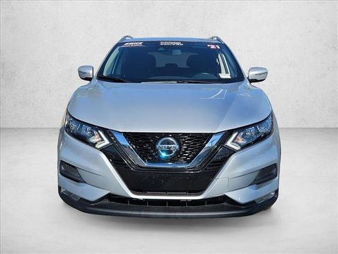 Used 2021 Nissan Rogue Sport SV image 2