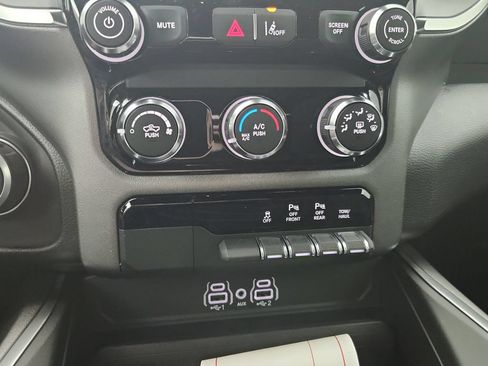 New 2026 RAM 1500 Express AWD/4WD image 9