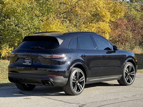 Certified 2022 Porsche Cayenne S Platinum image 6