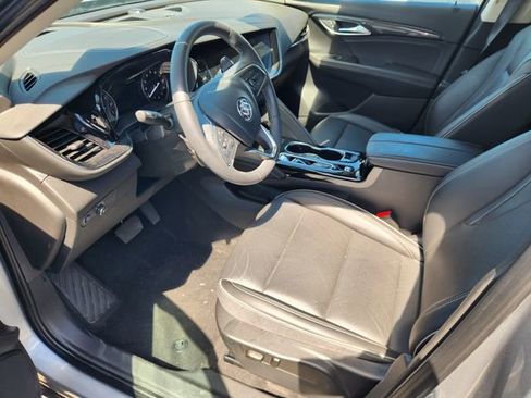 Used 2023 Buick Envision Essence image 8
