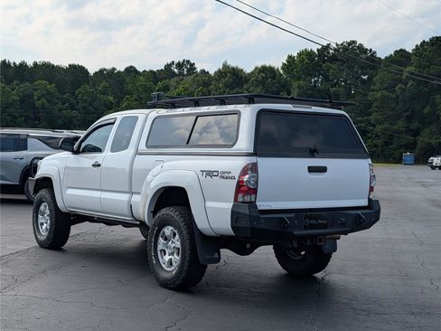 Used 2015 Toyota Tacoma 4x4 Access Cab V6 w/ TRD Off-Road Package image 3