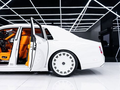 Used 2026 Rolls-Royce Phantom Sedan image 14