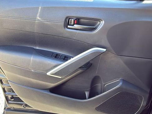 Used 2023 Toyota Corolla Cross LE image 27