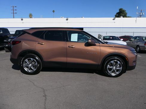Used 2023 Chevrolet Blazer LT image 3