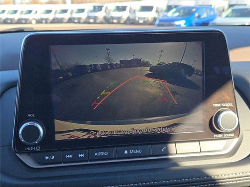Used 2023 Nissan Rogue SV image 30
