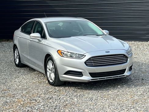 Used 2015 Ford Fusion SE image 7