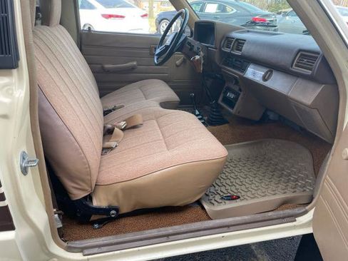 Used 1987 Toyota Pickup 4x4 Regular Cab image 27