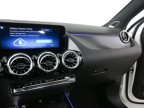 Certified 2025 Mercedes-Benz GLA 250 image 13