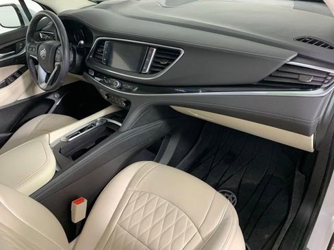 Used 2022 Buick Enclave Avenir w/ Avenir Technology Package image 10