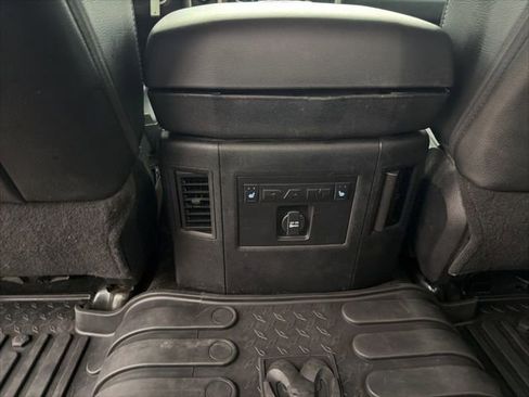 Used 2014 RAM 2500 Laramie w/ Black Appearance Group image 15