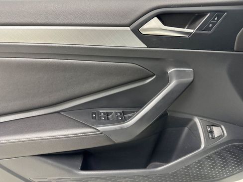 Used 2023 Volkswagen Jetta SE w/ Panoramic Sunroof Package FWD image 10
