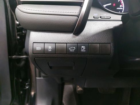 Used 2022 Toyota Camry SE image 25