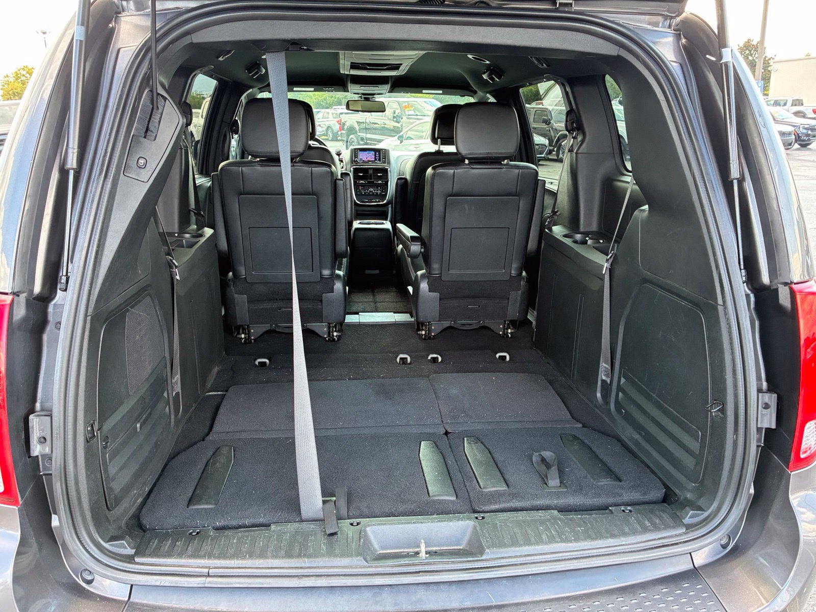 Used 2019 Dodge Grand Caravan GT FWD image 19