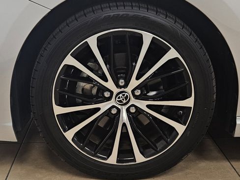 Used 2018 Toyota Camry SE image 26