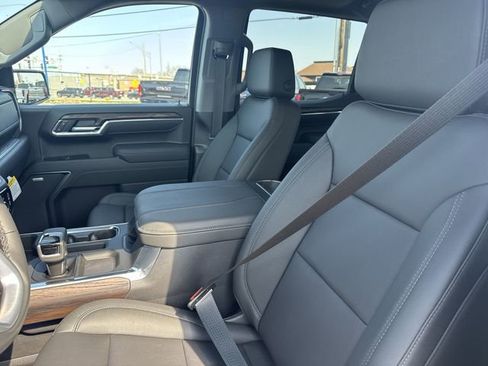 New 2026 GMC Sierra 1500 SLT w/ SLT Premium Package AWD/4WD image 11