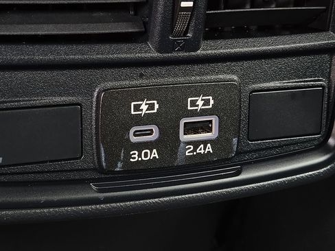 Certified 2025 Subaru Forester Premium AWD/4WD image 11
