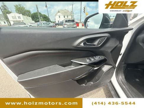 Certified 2025 Chevrolet Trax RS w/ Driver Confidence Package FWD image 21