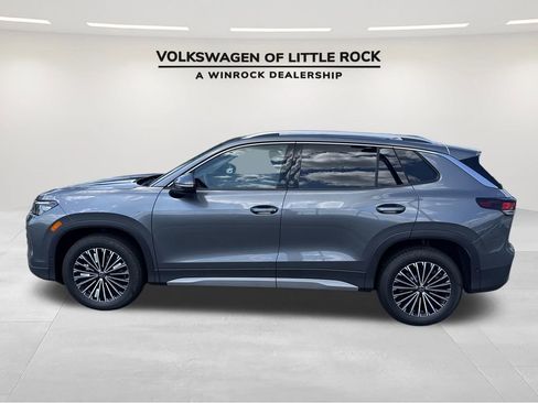 New 2025 Volkswagen Tiguan S image 8