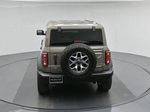 Used 2025 Ford Bronco Badlands image 44