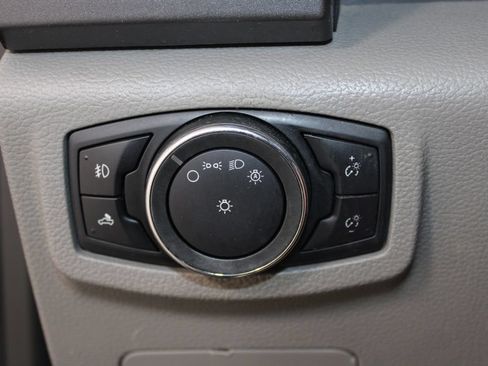Used 2015 Ford F150 XLT AWD/4WD image 42