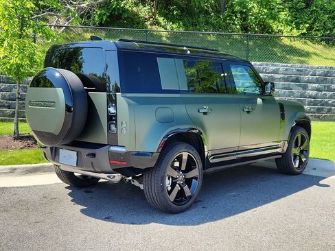 New 2026 Land Rover Defender 110 X-Dynamic SE AWD/4WD image 2