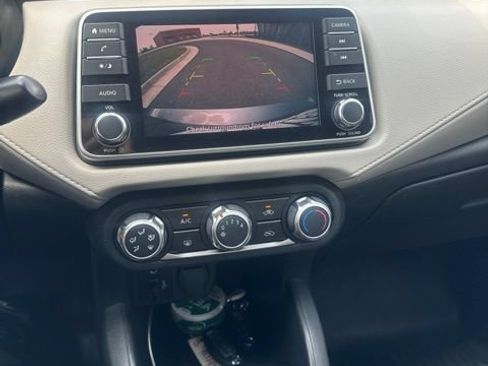 Used 2021 Nissan Versa SV FWD image 16