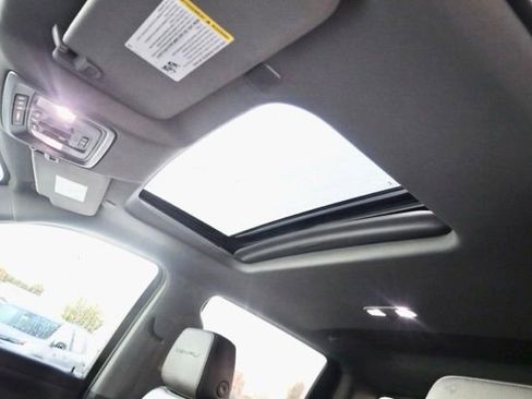 Used 2021 GMC Sierra 1500 Denali w/ Denali Premium Package image 19