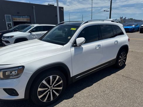 Used 2022 Mercedes-Benz GLB 250 4MATIC image 22