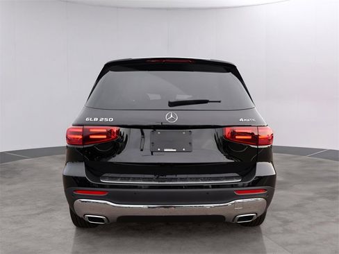 New 2025 Mercedes-Benz GLB 250 4MATIC image 6