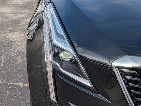 Certified 2022 Cadillac XT5 Premium Luxury w/ Technology Package image 9