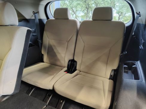 Used 2016 Kia Sorento LX w/ LX Convenience Package image 5