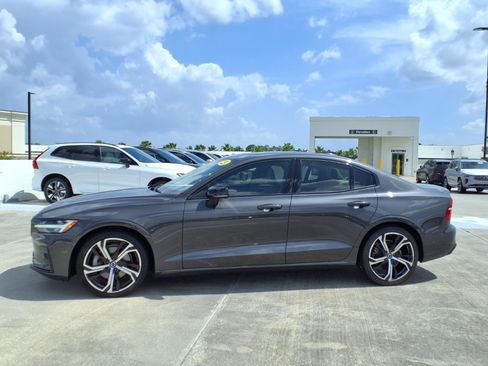 Certified 2023 Volvo S60 B5 Plus FWD image 4