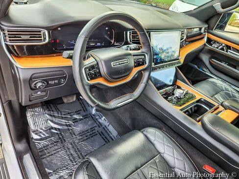Certified 2024 Jeep Grand Wagoneer L Series III AWD/4WD image 10