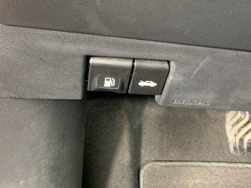 Used 2024 Nissan Versa SR w/ Trunk Package FWD image 16