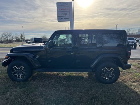 New 2026 Jeep Wrangler Sahara AWD/4WD image 8