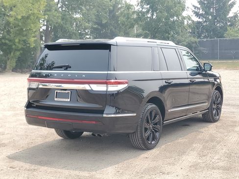 Certified 2023 Lincoln Navigator L Reserve AWD/4WD image 6
