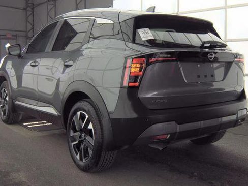 Used 2025 Nissan Kicks SV w/ SV Premium Package image 4